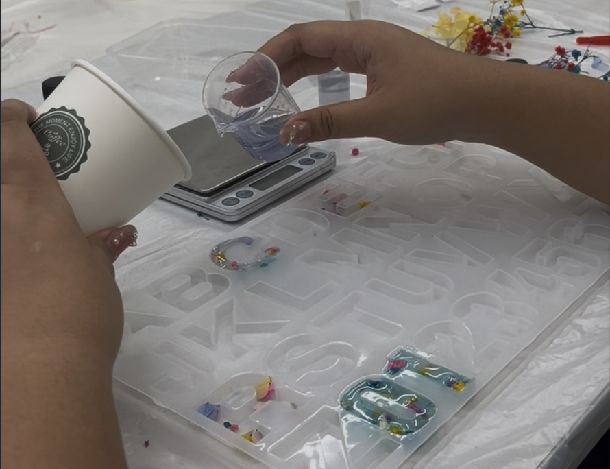 乾花滴膠字母燈工作坊